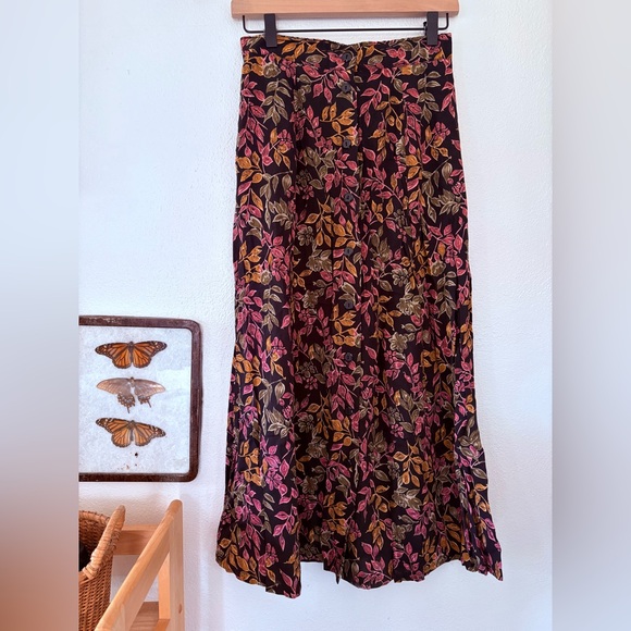 Sag Harbor Dresses & Skirts - Sag Harbor Black and Pink Leaf Print Maxi Skirt